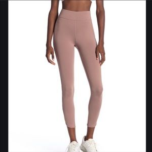NWT Free People 3/4 Infinity leg leggings